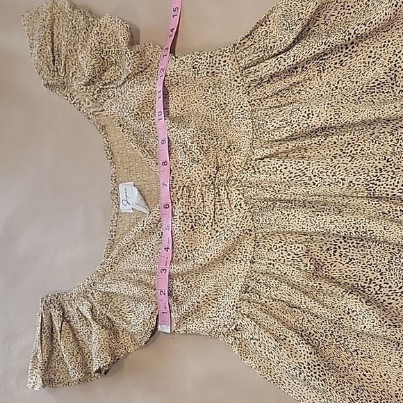 Japna Size XS Tan Black Animal Print Smocked & Ruched Flutter Sleeve V-Neck Top - Picture 6 of 10